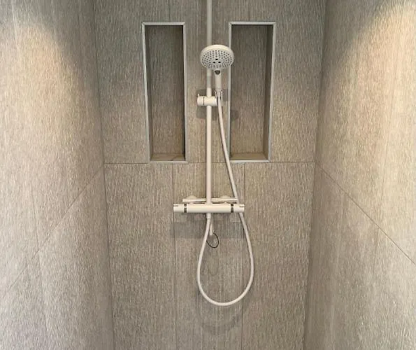 Aventure, 500m, Free Parking